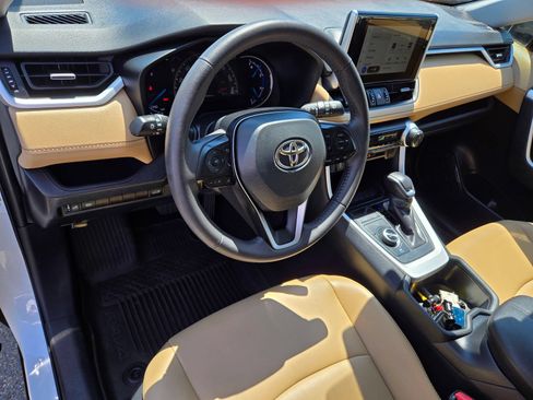 Used 2025 Toyota RAV4 XLE Premium AWD/4WD image 18