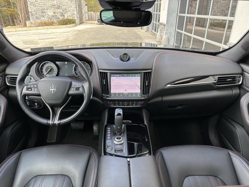 Used 2022 Maserati Levante GT AWD/4WD image 12