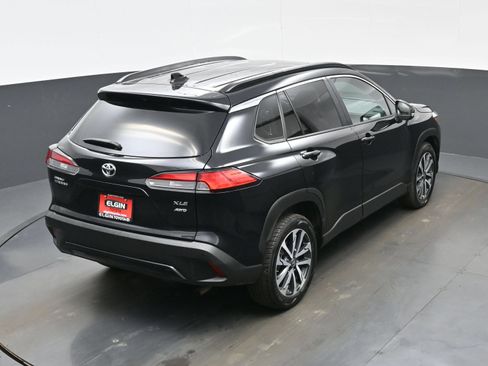 Used 2025 Toyota Corolla Cross XLE AWD/4WD image 41