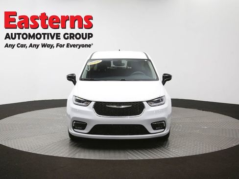 Used 2024 Chrysler Pacifica Touring-L FWD image 54
