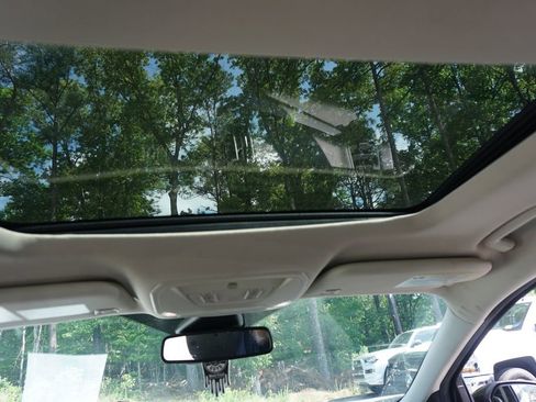 Used 2019 Ford Escape SEL image 12