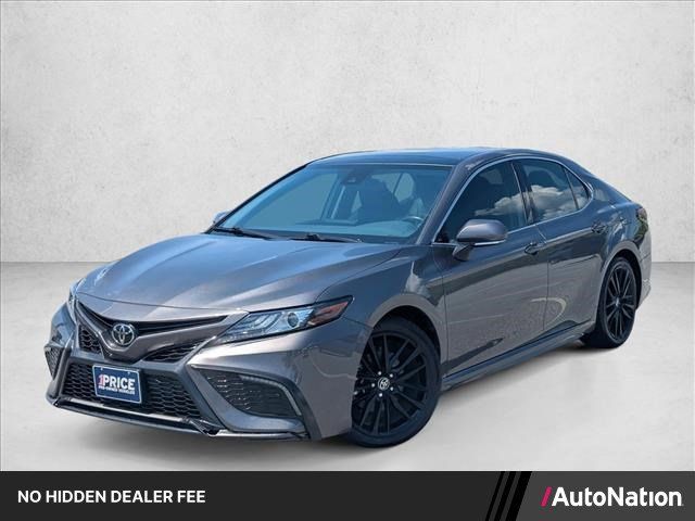 Used 2022 Toyota Camry XSE FWD image 1