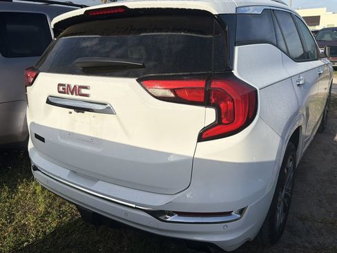 Used 2019 GMC Terrain Denali w/ Advanced Safety Package image 8