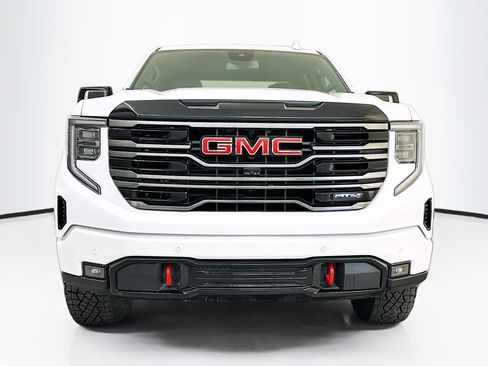 Used 2025 GMC Sierra 1500 AT4 image 2
