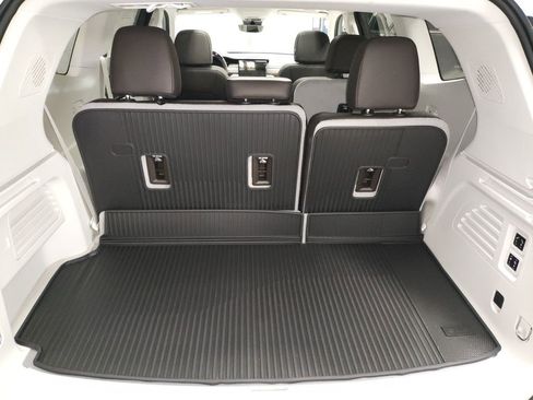 New 2026 GMC Acadia Denali w/ Super Cruise Package image 16