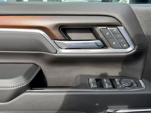 Used 2024 GMC Sierra 3500 Denali image 27