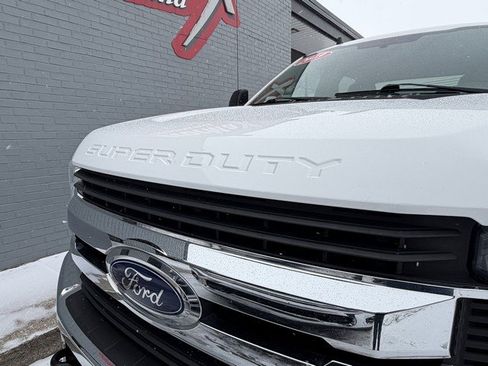 Used 2019 Ford F250 XLT w/ XLT Value Package image 6