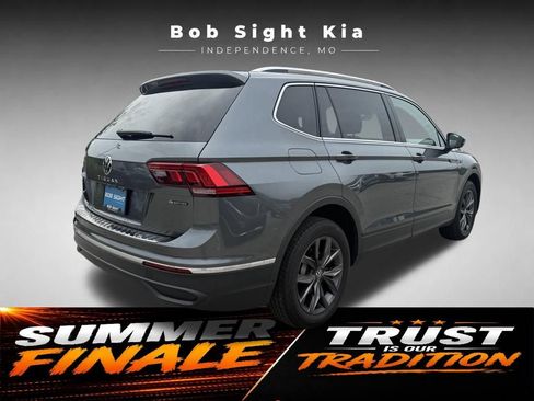 Used 2022 Volkswagen Tiguan SE AWD/4WD image 11