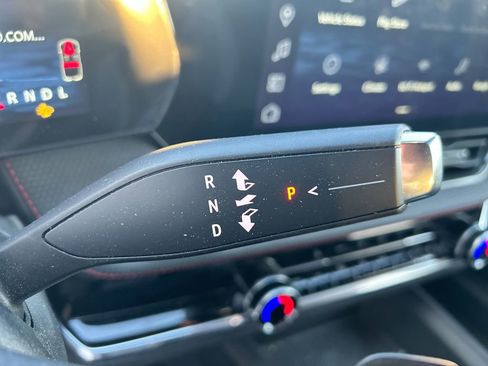 Used 2025 Chevrolet Equinox RS AWD/4WD image 16
