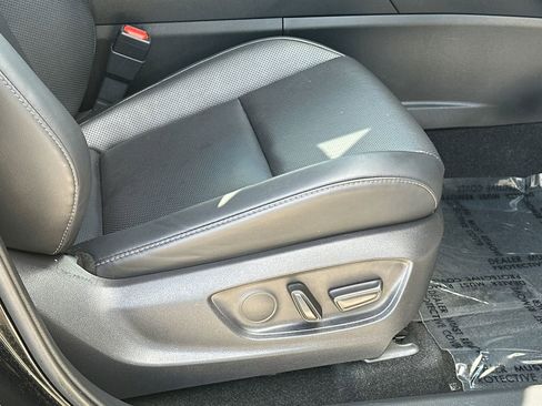 Used 2024 Toyota Crown AWD/4WD image 9