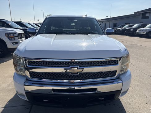 Used 2009 Chevrolet Silverado 1500 LT w/ LPO, Deluxe Chrome Package RWD image 2