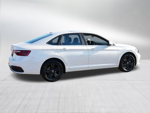 Certified 2023 Volkswagen Jetta SE image 7