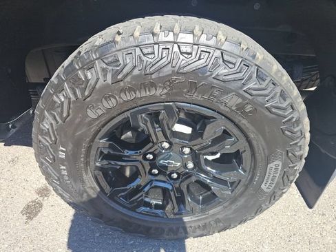 Used 2024 Chevrolet Silverado 1500 ZR2 w/ Technology Package AWD/4WD image 22