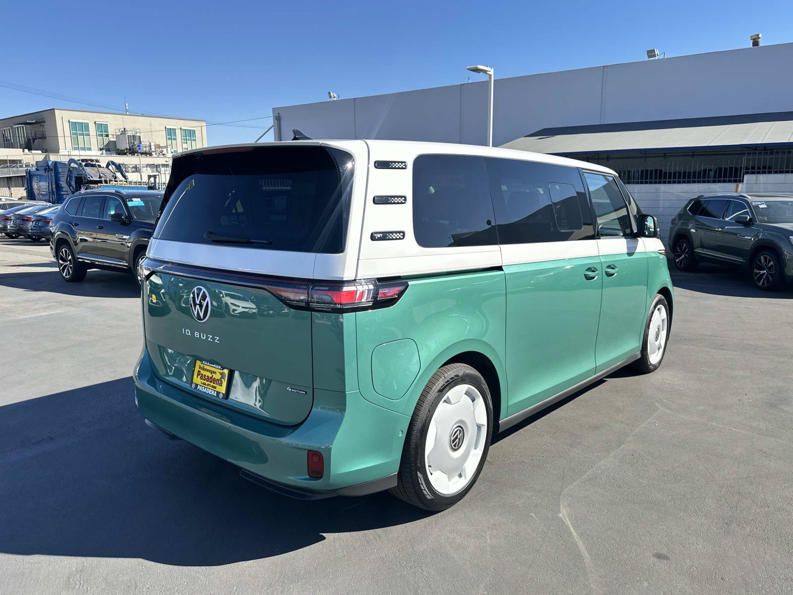 Certified 2025 Volkswagen ID. Buzz 1st Edition AWD/4WD image 4