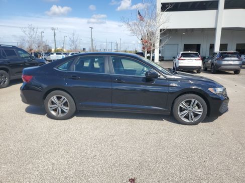 Used 2024 Volkswagen Jetta SE image 7