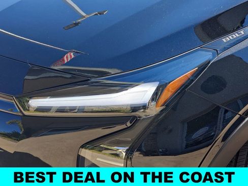 New 2027 Chevrolet Bolt LT w/ Comfort Package image 32