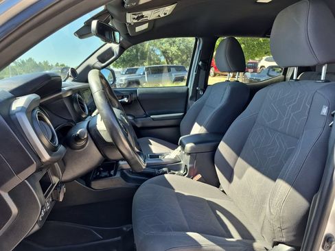 Used 2019 Toyota Tacoma TRD Off-Road AWD/4WD image 20