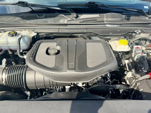 Used 2025 RAM 1500 Laramie image 25