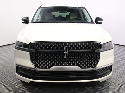 New 2026 Lincoln Navigator Reserve AWD/4WD image 10
