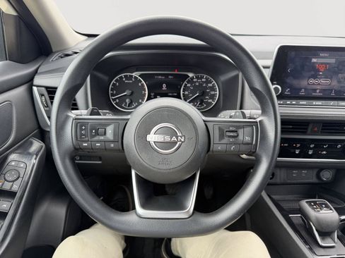 Used 2024 Nissan Rogue S FWD image 12