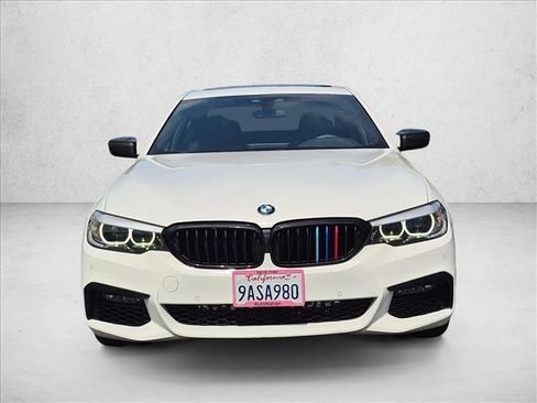 Used 2019 BMW 530e w/ M Sport Package RWD image 2
