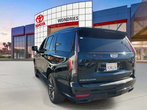 Used 2023 Cadillac Escalade Sport image 3