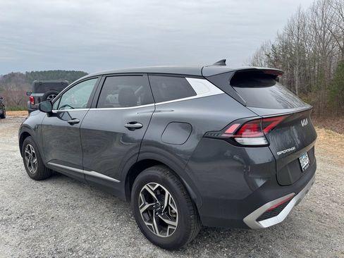 Used 2024 Kia Sportage LX image 4