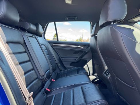 Used 2018 Volkswagen Golf R 4-Door image 24