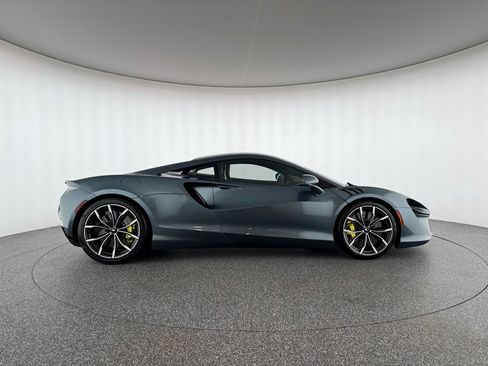 Used 2023 McLaren Artura image 7