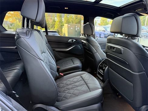 Certified 2024 BMW X7 xDrive40i w/ M Sport Package image 31