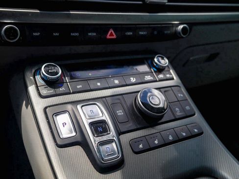 Used 2024 Hyundai Palisade SEL w/ Premium Package FWD image 17