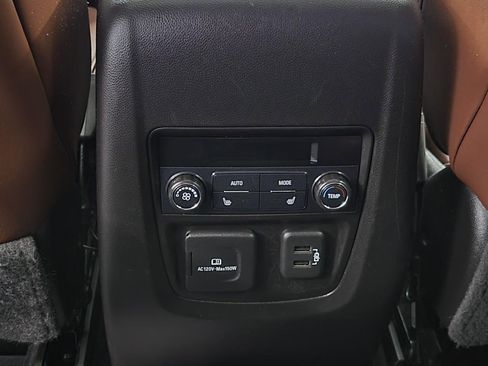 Used 2019 Buick Enclave Avenir w/ Avenir Technology Package AWD/4WD image 22