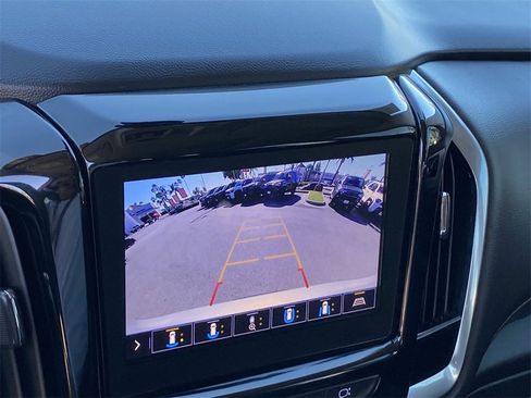 Used 2020 Chevrolet Traverse LT w/ LT Premium Package image 28