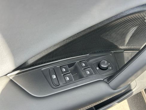 Used 2026 Volkswagen Tiguan SE FWD image 13