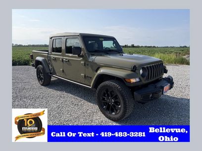 Used 2025 Jeep Gladiator Sport