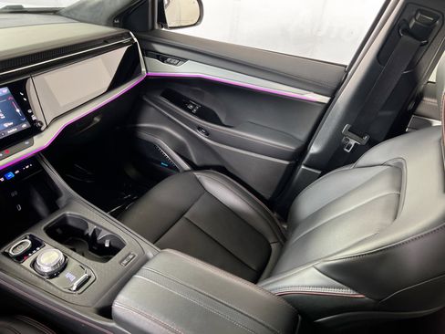 Used 2024 Jeep Wagoneer Launch Edition image 25