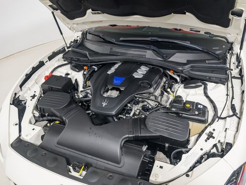 Used 2022 Maserati Ghibli Modena Q4 image 34