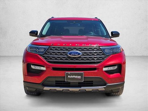 Used 2022 Ford Explorer XLT w/ Equipment Group 202A RWD image 2