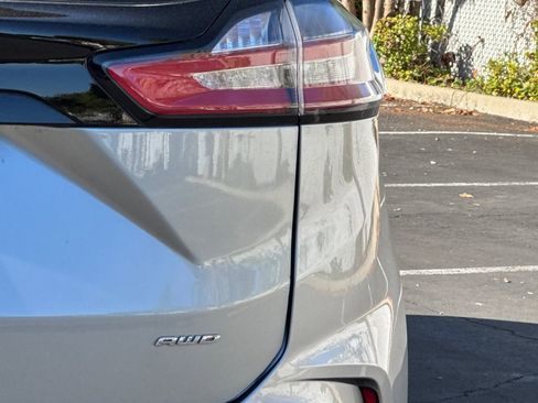 Used 2024 Ford Edge SEL image 33