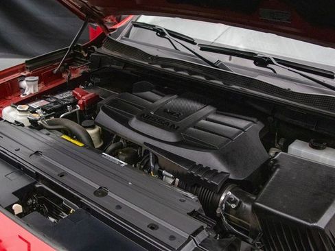 Used 2024 Nissan Titan SV w/ SV Convenience Package image 34