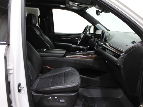 Certified 2024 Cadillac Escalade ESV Sport Platinum image 39