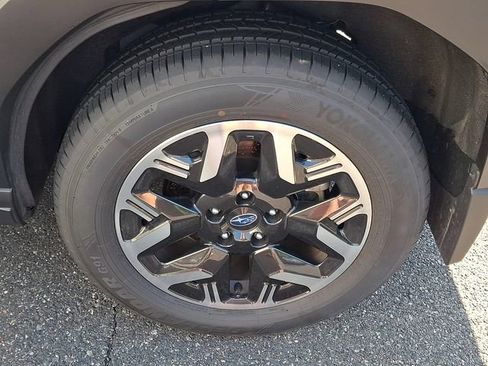 Certified 2025 Subaru Forester Premium AWD/4WD image 3