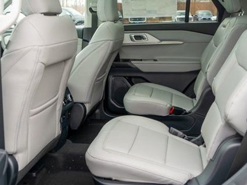 New 2026 Ford Explorer Active w/ Active Comfort Package image 9