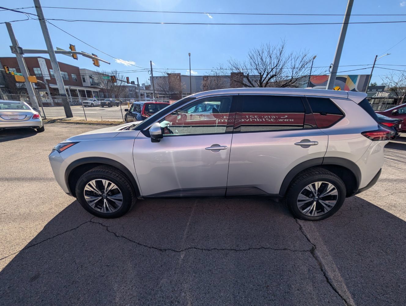 Used 2021 Nissan Rogue SV FWD image 9