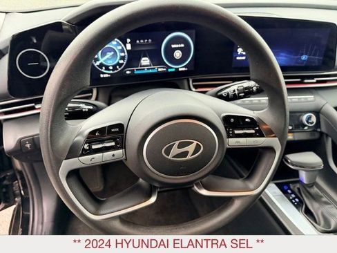 Used 2024 Hyundai Elantra SEL FWD image 16