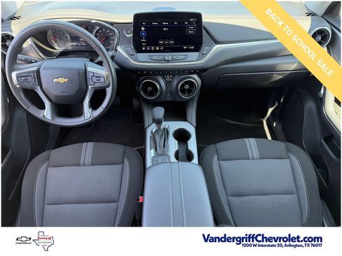 Certified 2025 Chevrolet Blazer LT FWD image 10