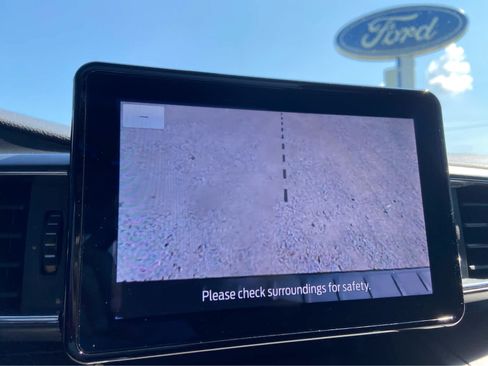 Used 2023 Ford Explorer XLT w/ Equipment Group 202A AWD/4WD image 39