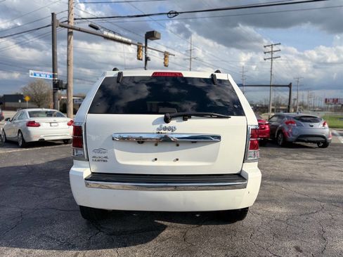 Used 2010 Jeep Grand Cherokee Limited image 4