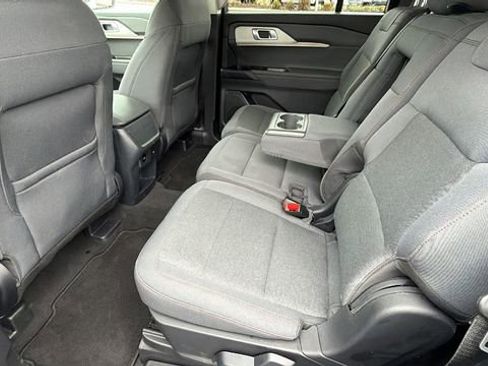 Used 2025 Ford Explorer Active image 17