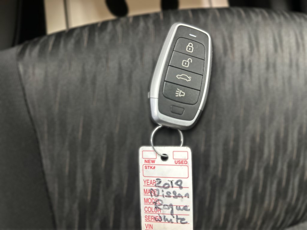 Used 2018 Nissan Rogue SV w/ Premium Package AWD/4WD image 33